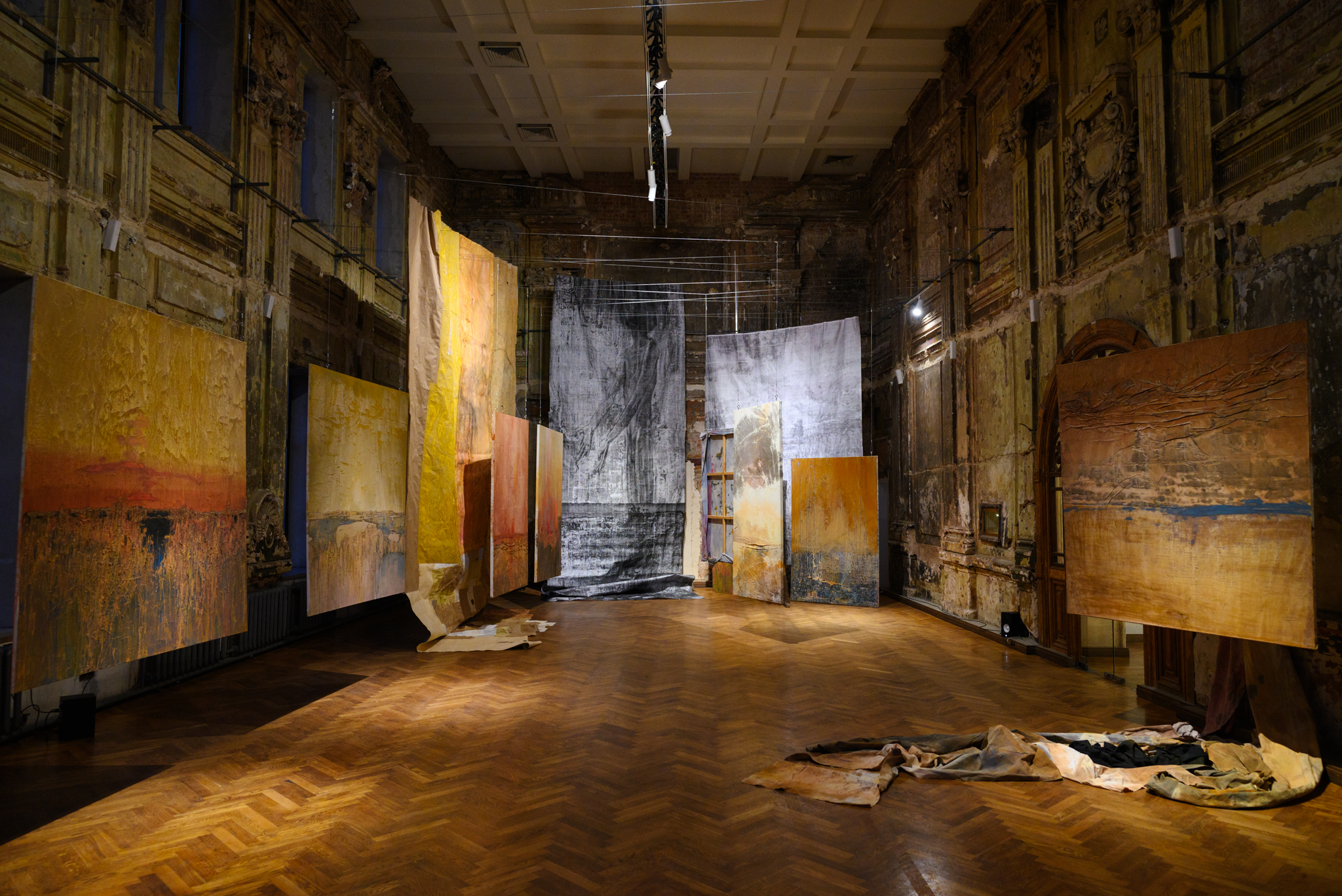 Персональная выставка Сергея Карева. «Русский транс» - выставка ТЕO by Cosmoscow