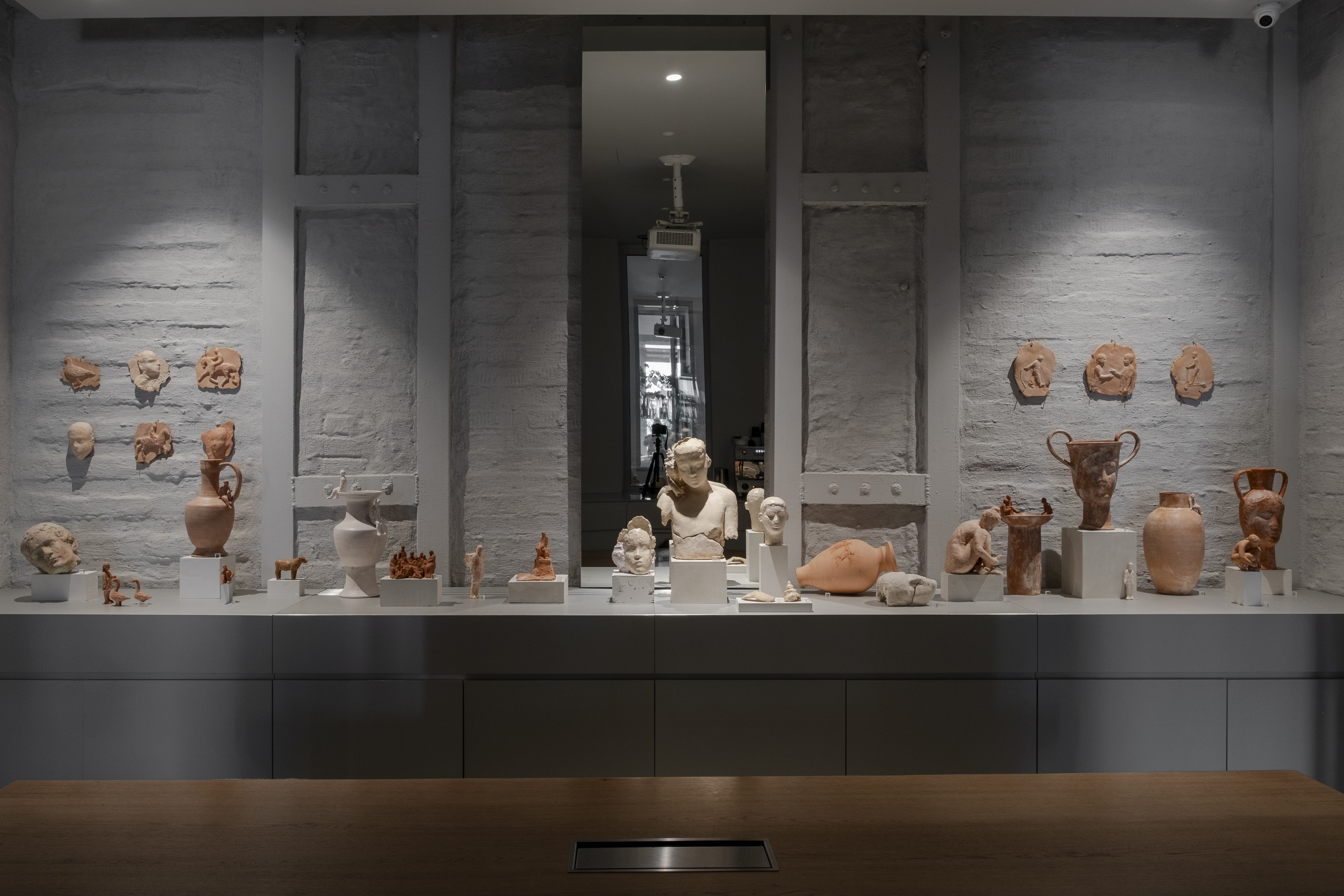 «Тем временем»: персональная выставка Нади Лихогруд - выставка ТЕO by Cosmoscow