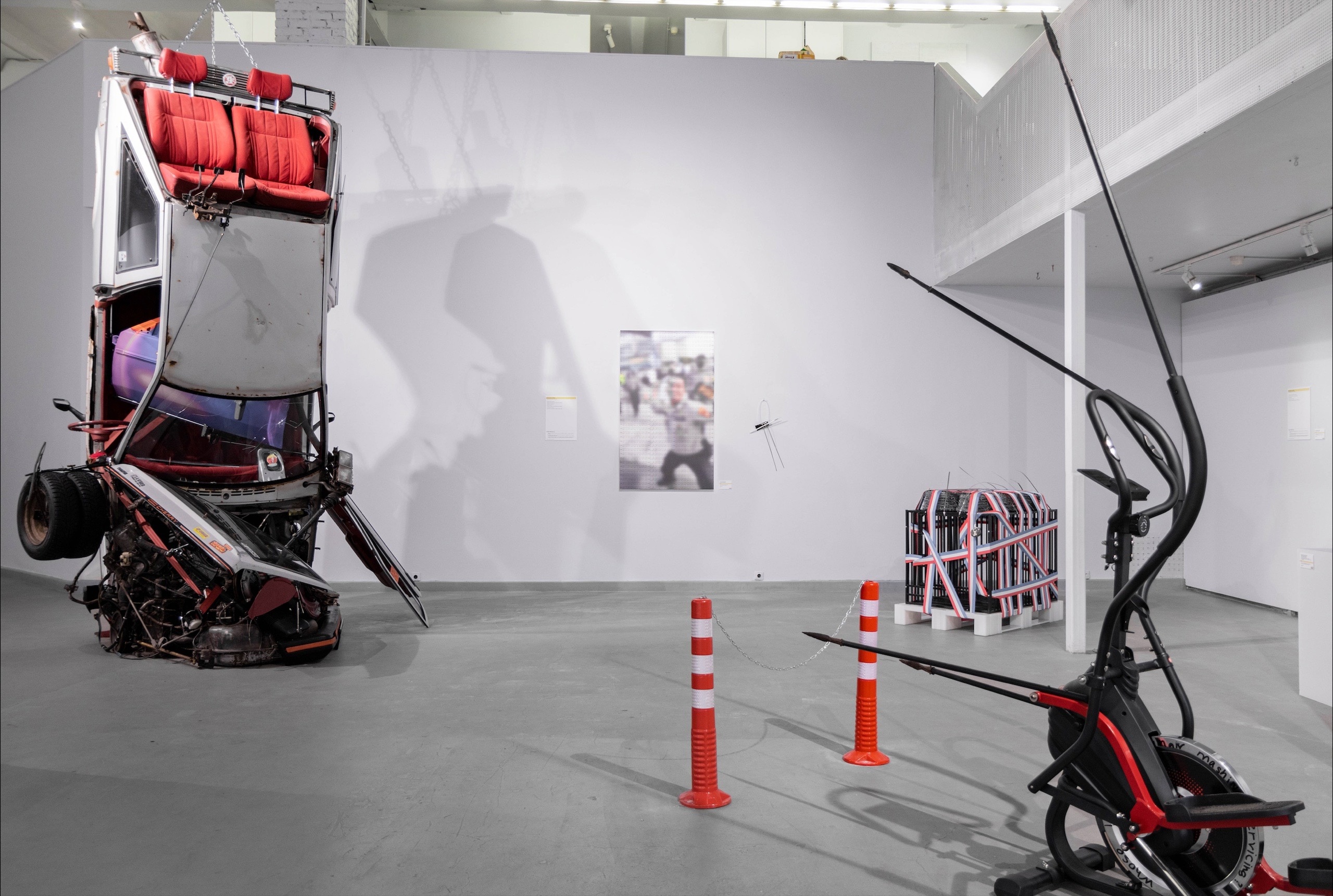 Персональный проект Василия Кононова-Гредина. "Антиформы" - выставка ТЕO by Cosmoscow