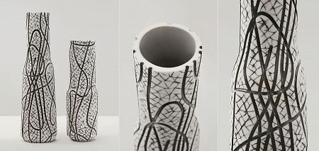 Ваза ручной работы в форме графина с графичным узором