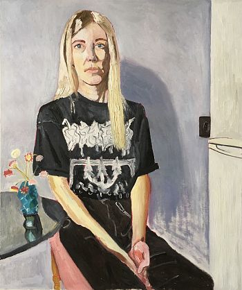 Девушка в черном