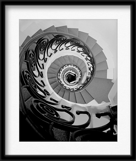 Особняк А. Дерожинской, внутренняя лестница. Москва, Кропоткинский пер, 13. Архитектор Ф. Шехтель, 1996 