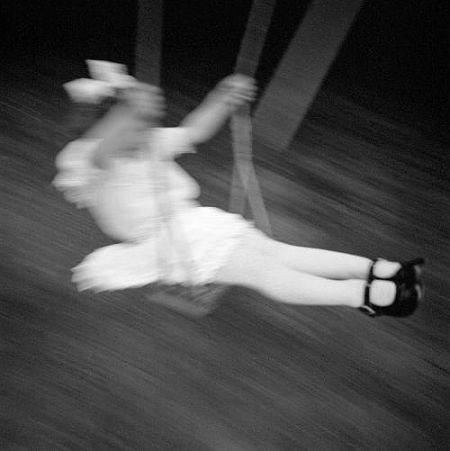 «Victoria on the swing, Château de Maillebois» из серии «The Castle»