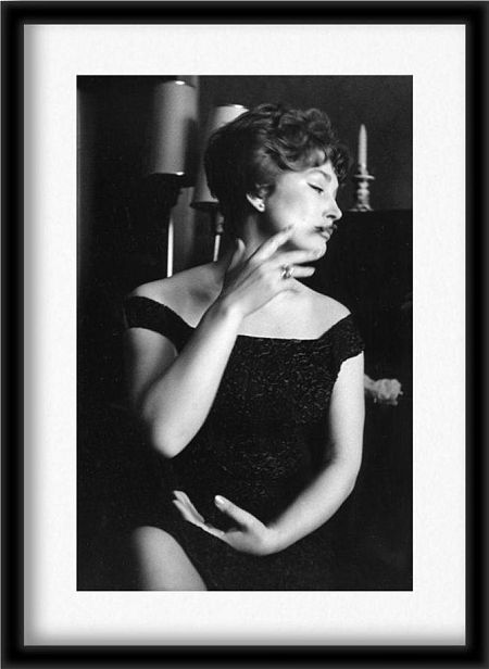 Актриса Людмила Хитяева