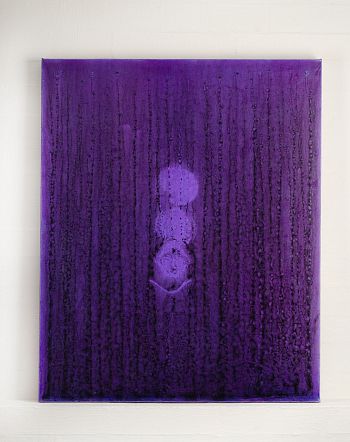 Она повернулась ко мне лицом